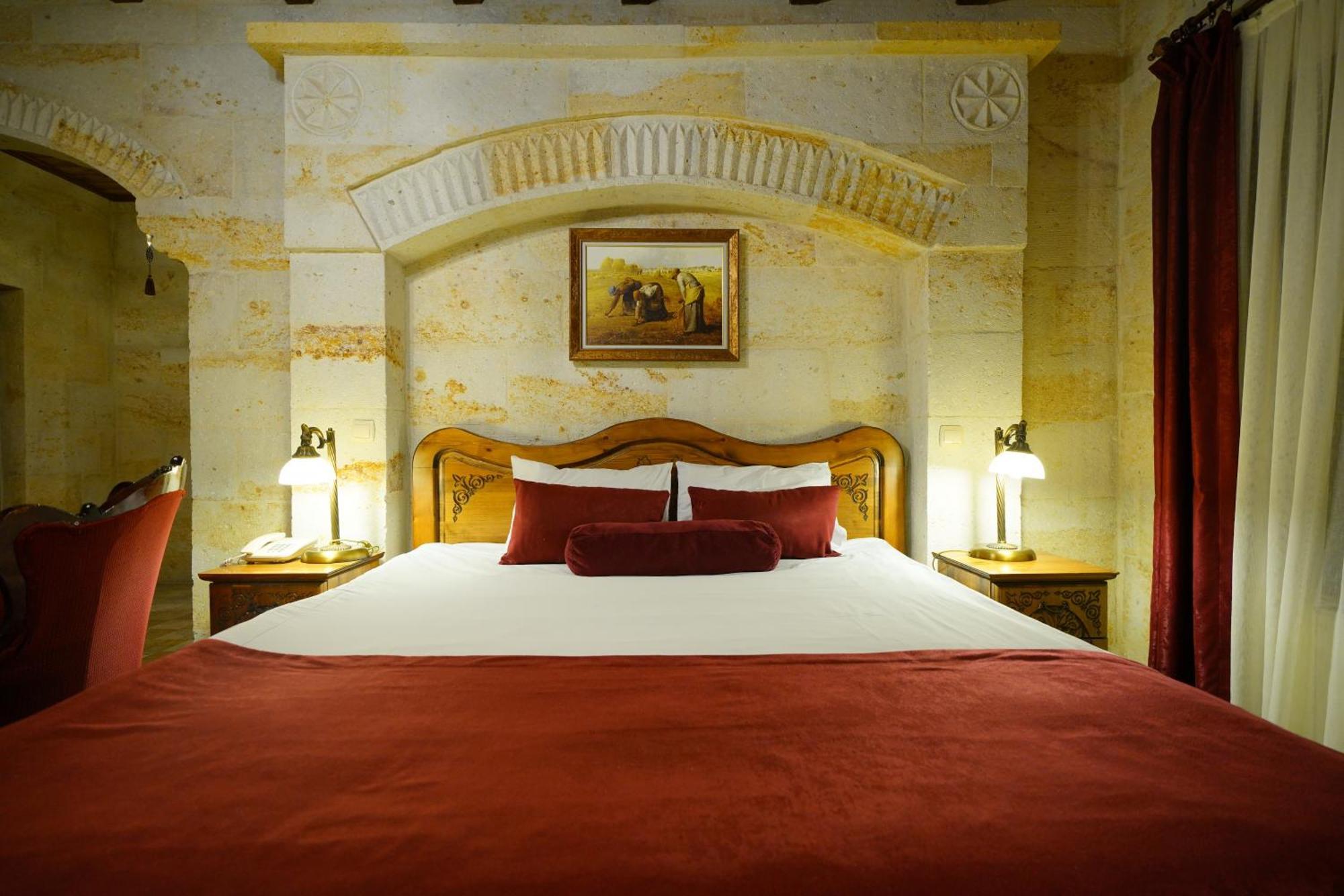 Harman Cave Hotel 2*