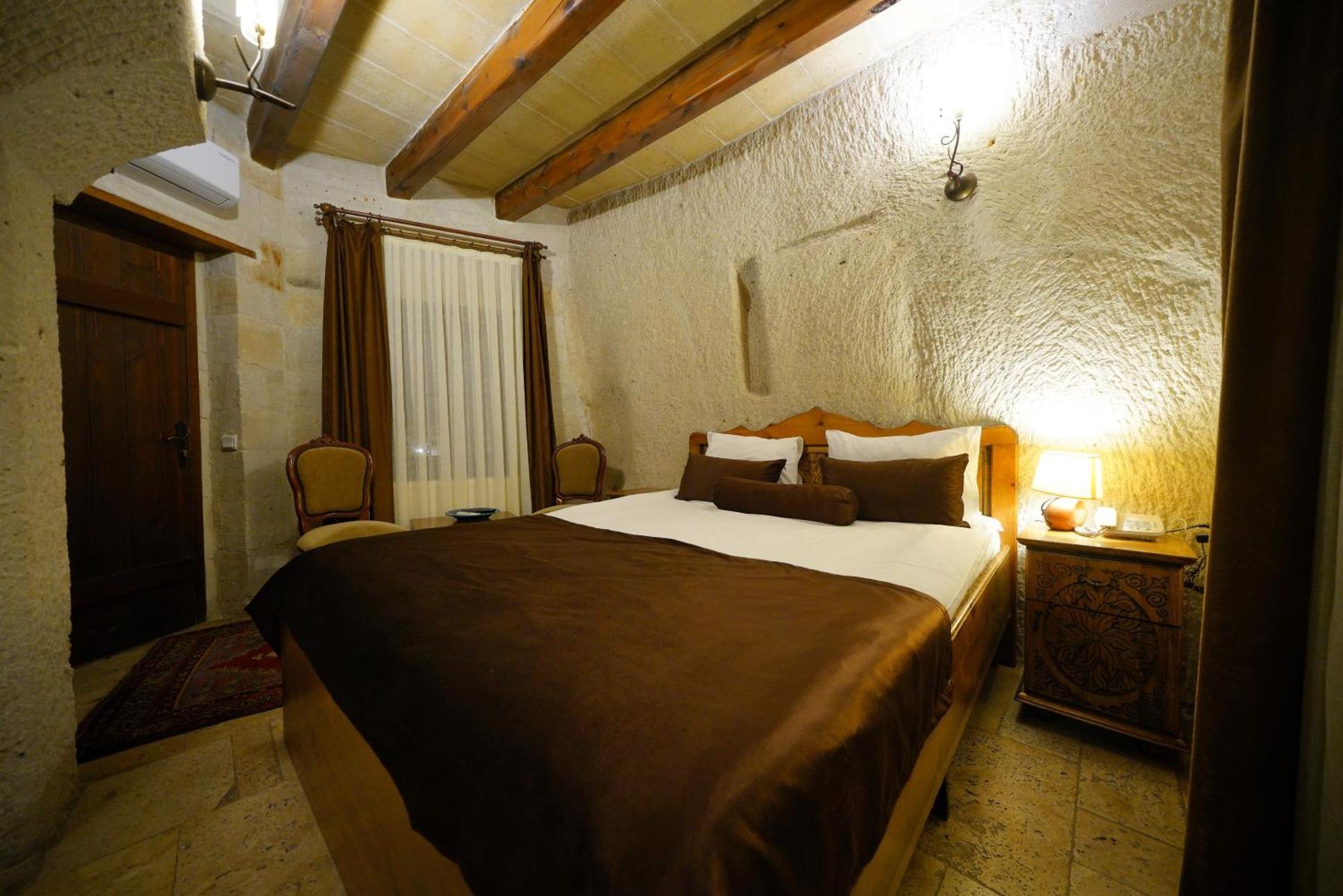 Harman Cave 2*